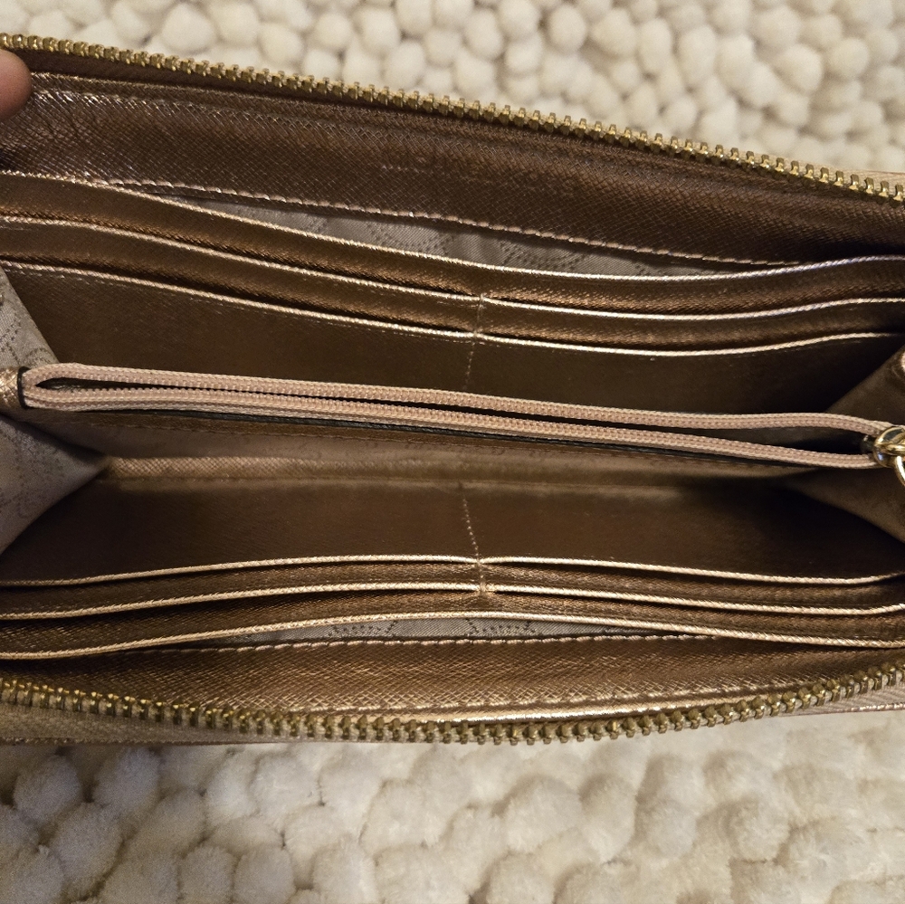 Michael kors rose gold and gold wallet - Picture 10 of 13